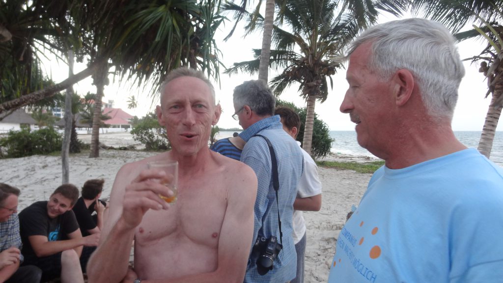 21 Foto Sundowner am Strand