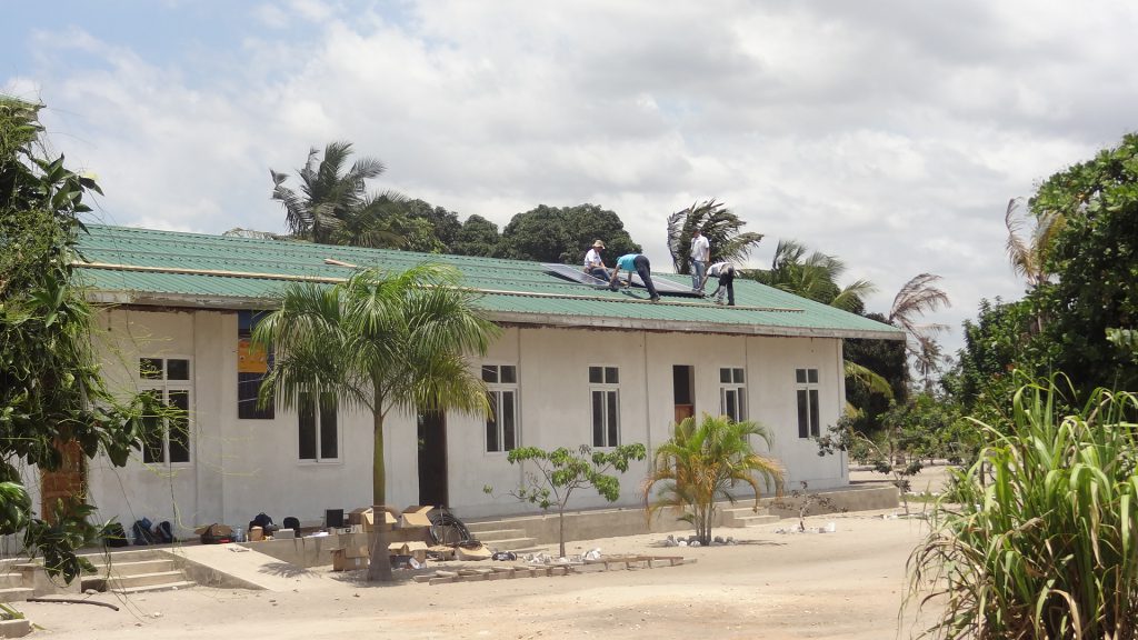 6 Foto Schulgebäude